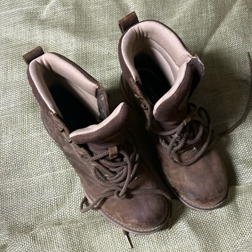 Very nice Arita lace ups size 7